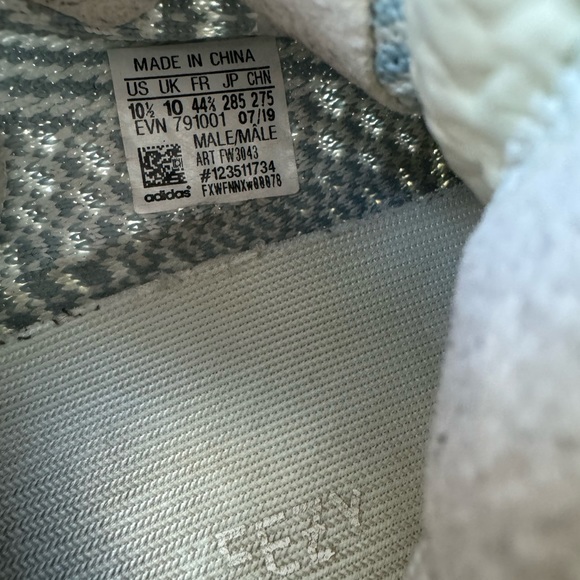 Adidas Yeezy 350 v2 - Blue Tints - Picture 4 of 5